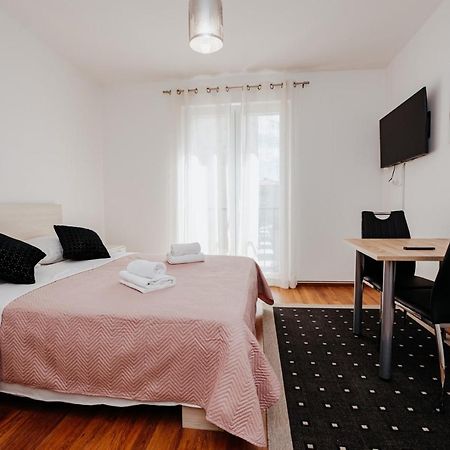 זאדאר Double And Single S Apartments מראה חיצוני תמונה