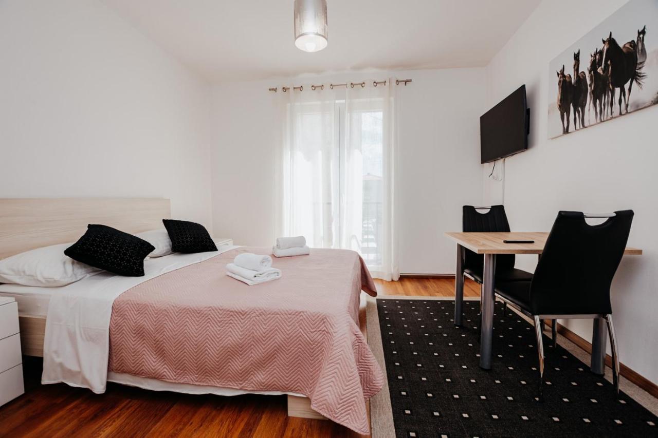זאדאר Double And Single S Apartments מראה חיצוני תמונה
