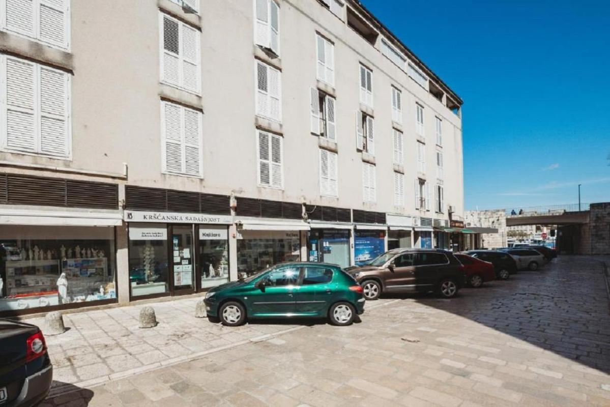 זאדאר Double And Single S Apartments מראה חיצוני תמונה